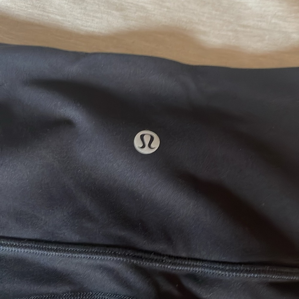 Lululemon pants leggings 29” long, size 2 like new, worn once.